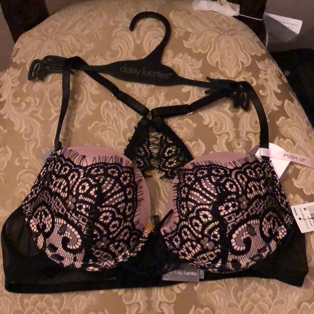 Daisy Fuentes Bra